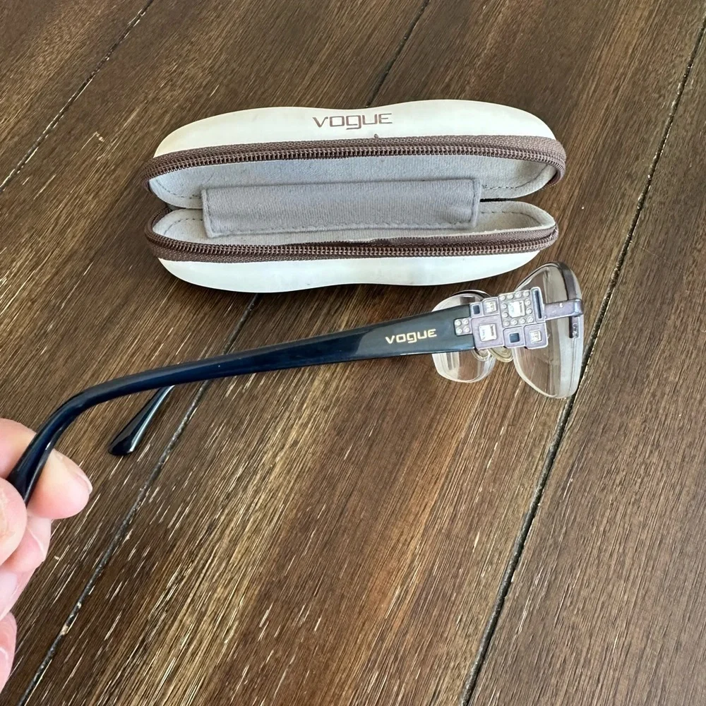 Vogue eye wear with glasses case